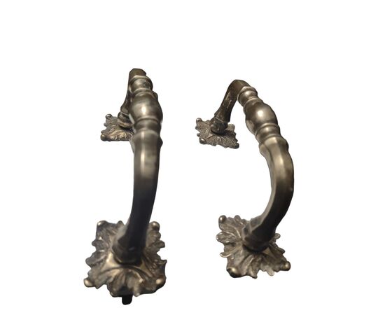 Bella coppia di maniglie in bronzo XVII secolo