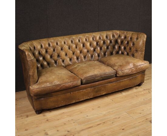 Grande divano in pelle Chesterfield anni 20'