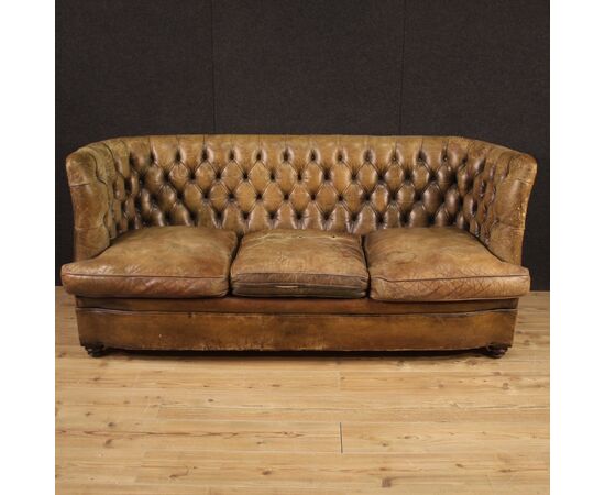 Grande divano in pelle Chesterfield anni 20'