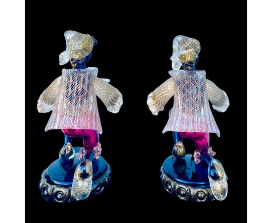 Gruppo con  coppia di candelieri con figure di mori e coppa in vetro balloton con dettagli in reticello lattimo, avventurina e foglia oro.Barovier &Toso.Murano.