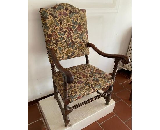 Antique spool chair in walnut wood     