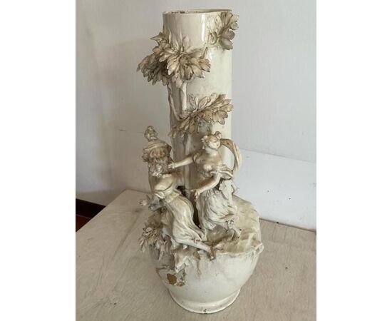 Antique vase in glazed porcelain     