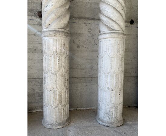 Pair of ancient white marble twisted columns from the 16th century     