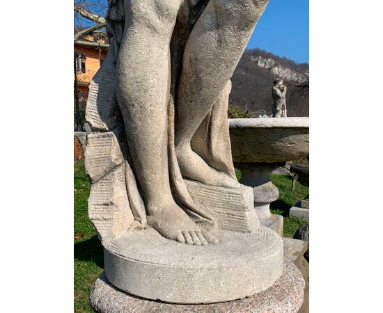 Female nude sculpture in Vicenza stone     