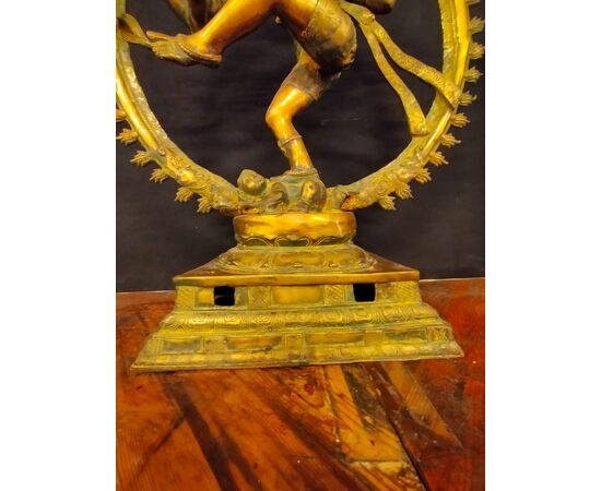 Statua in ottone di Shiva nel cerchio di fuoco