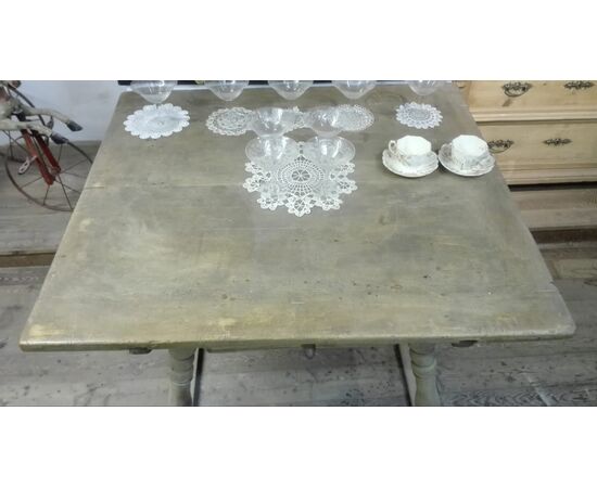 Tyrolean table     