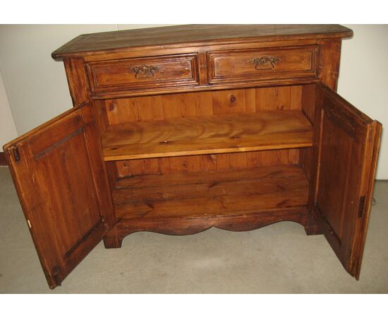 Antique sideboard in solid pine. Period mid-1800s     