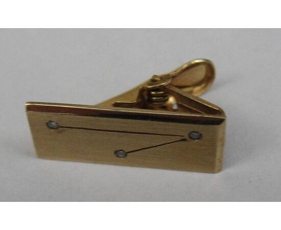 Punched gold tie clip M     