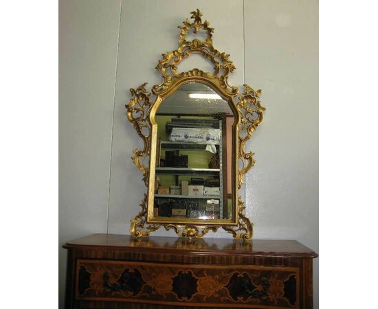 Mirror in the “700 Italian Baroque style. 20th century     