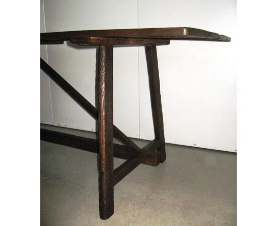 Old table mod. &quot;goat&quot; in solid spruce. 20th century     