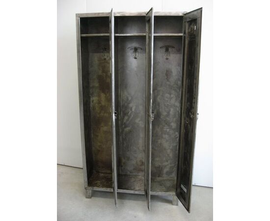 Iron cabinet with three compartments. Modernity years 60/70 Code 0485/03