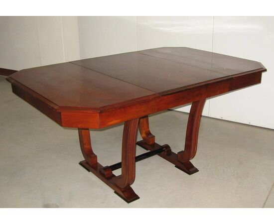Code 0649 Extendable table solid cherry Period 1920/30