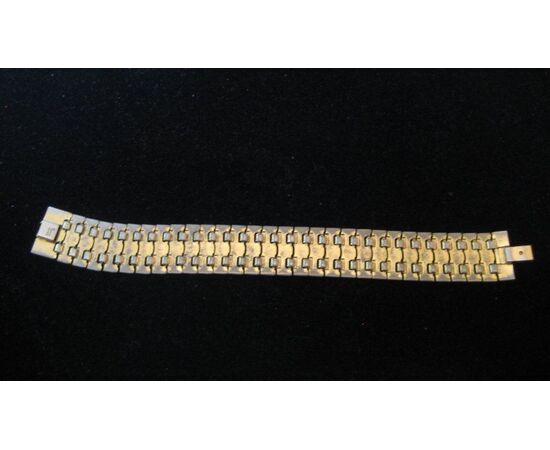 Bracelet costume jewelry signed Trifari American Art in 1841/04