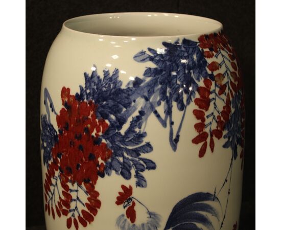 Chinese painted ceramic vase with roosters and floral decorations