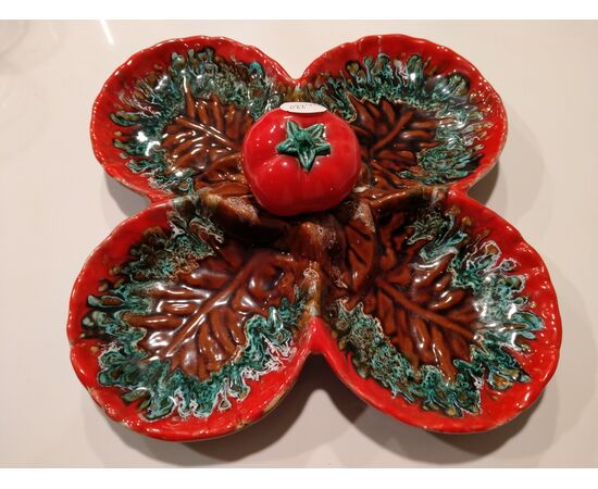 Antico piatto antipastiera francese in ceramica di colore rosso