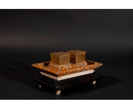 Rome, 19th century, Neoclassical inkwell in semiprecious stones and marble     