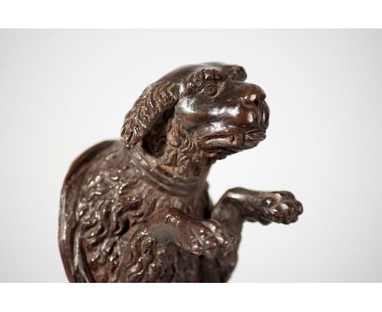 Maestro Veneto, Fine XVI Secolo, Coppia di protomi in bronzo in guisa di cani proveniente da un grande cabinet