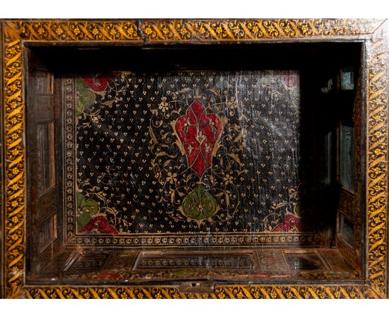 Venice, Late 16th Century, Lacquered and gilded wooden jewelery box     