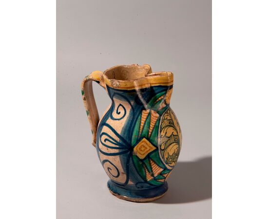 Faenza, 16th Century, Pitcher with vegetable decoration, polychrome majolica     