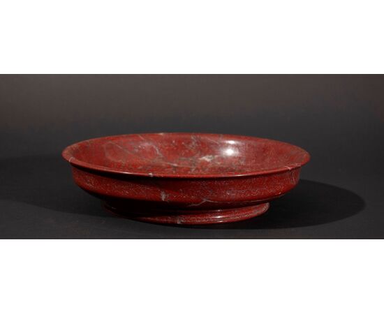 Italy, 18th century, Ancient bowl in red porphyry     