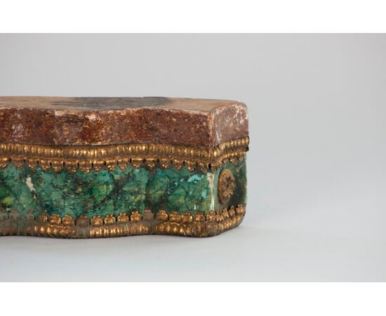 Italy (XVI Century) Base in imitation marble lacquered wood with bronze decorations     