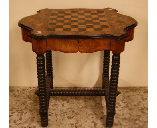 Antique coffee table from the 1800s in briar with checkerboard and floral inlays     