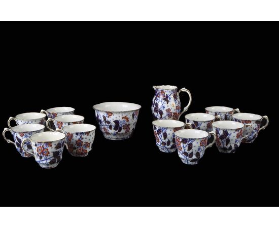 Porcelain tea service consisting of 40 pieces     