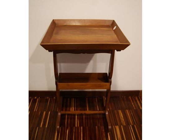 Tray table in 19th century French cherry     