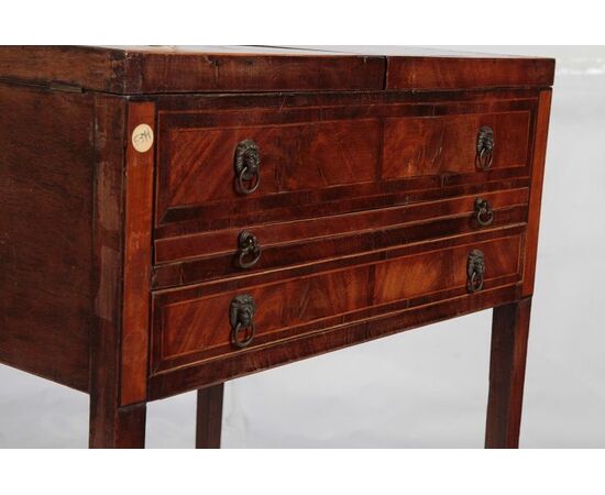 Antique 1700 Georgian style dressing table in mahogany     