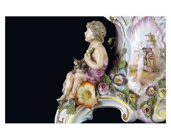 Candelabro a 7 fiamme in porcellana Meissen decorata