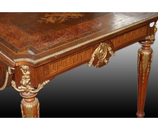 Tavolino francese con alette riccamente intarsiato stile Luigi XVI 1800