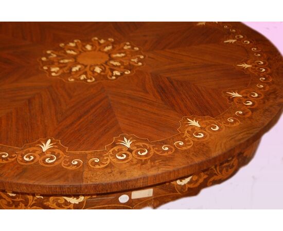 Tavolo con sedie francese stile Luigi XV riccamente intarsiato