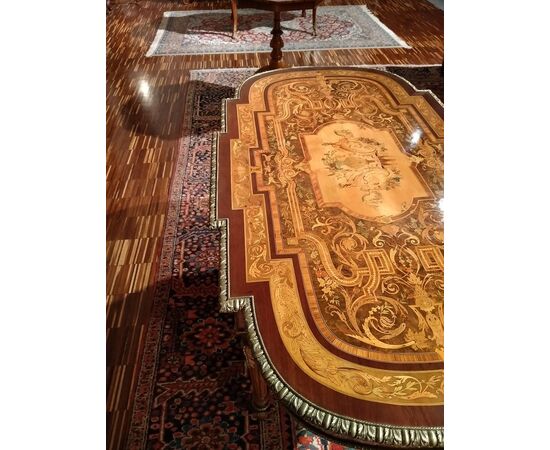 Tavolino da salotto Stile Luigi XVI del 1800 riccamente intarsiato e con bronzi