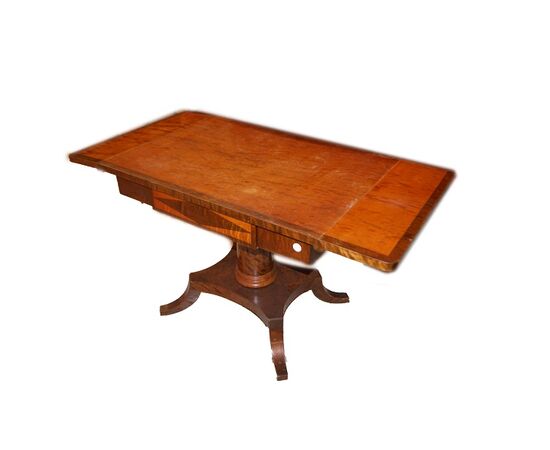 Tavolino Biedermeier del 1800 Nord Europa in legno di betulla con alette