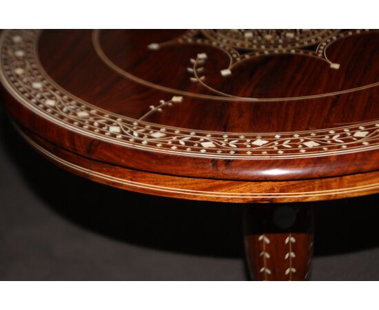 Magnifico tavolino 1800 con avorio inglese dal gusto Orientale Restaurato