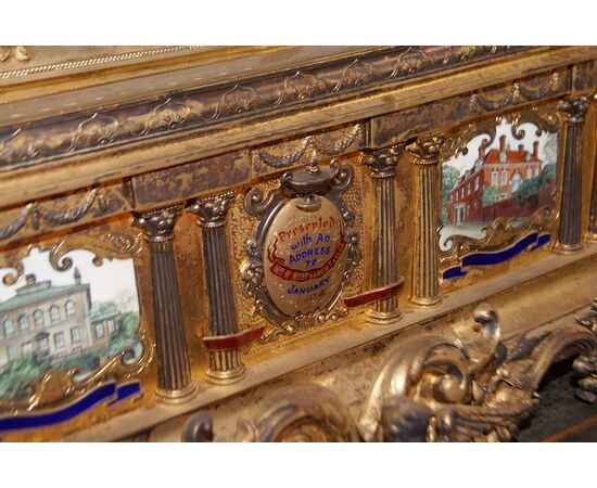 Magnifico cofanetto porta gioie / documenti in argento rivestito d'oro vermeil