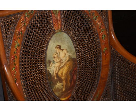 Poltrona Sheraton inglese di inizio 1800 in legno di mogano con ricche pitture e ritratto dama 