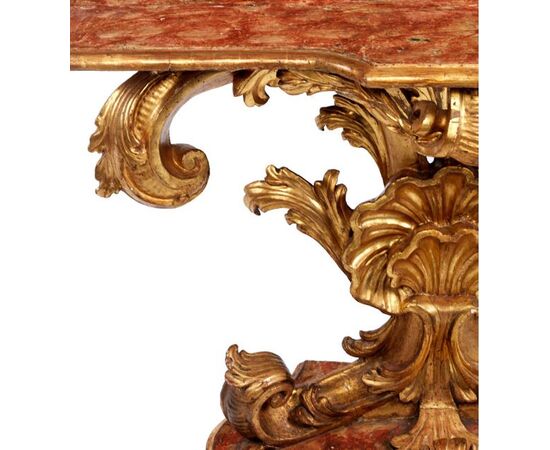 Roma, XVII Secolo, Consolle intagliata e dorata con piano in legno marmorizzato 