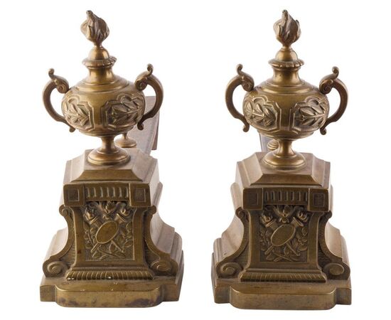 Pair of elegant bronze andirons in the shape of amphorae - M / 943     