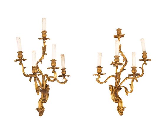 Coppia di applique a quattro luci in bronzo cesellato e dorato, Francia XIX secolo