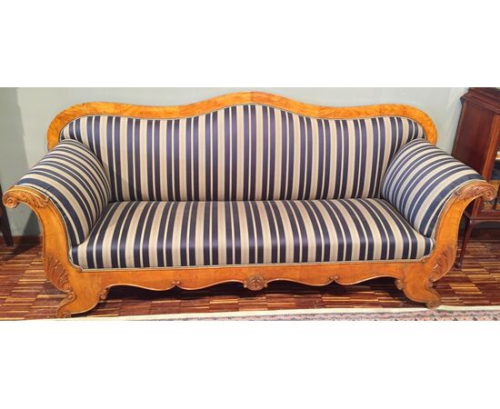 Grande divano svedese del 1800 a barca in legno di betulla restaurato e ritappezzato Rubelli