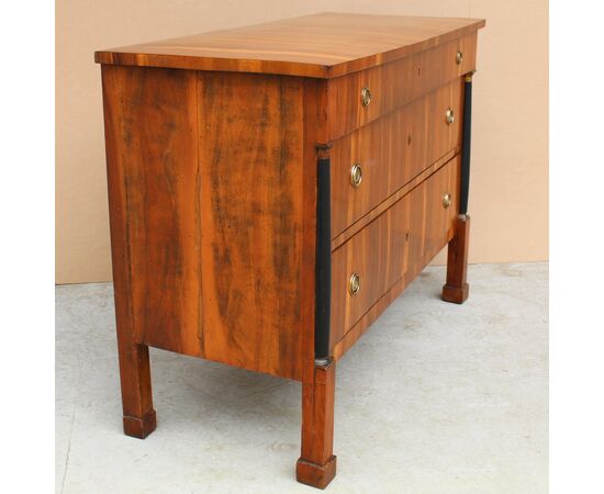 Antique chest of drawers Empire chest of drawers in walnut - Italy (Bologna) period 800     