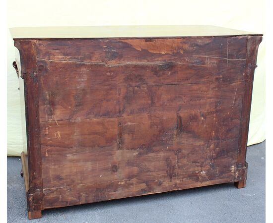 Antique Louis Philippe chest of drawers in walnut - Italy (Lombardy), 19th century     