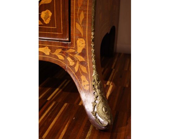 Antico comò a rullo Olandese Luigi XV del 1700 in legno di mogano riccamente intarsiato