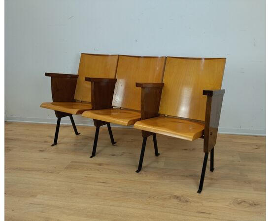 Fila di tre sedie da cinema / teatro - anni 50 . vintage - modernariato -