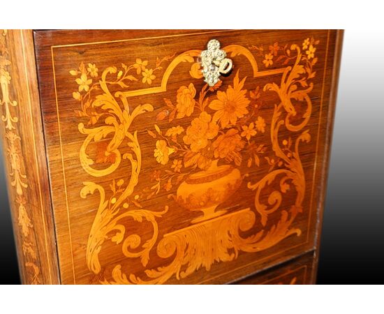 Secretaire olandese del 1800 riccamente intarsiato in legno di palissandro