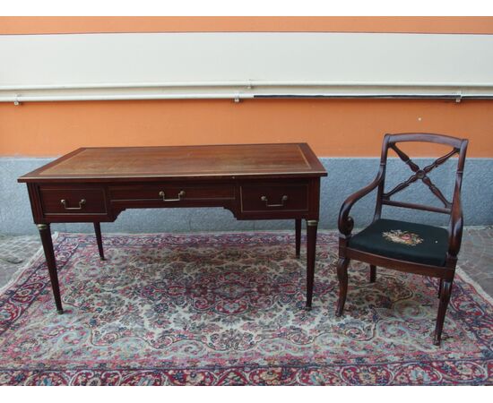 CENTER DESK IN MAHOGANY AND ARMCHAIR FROM THE END OF 800     