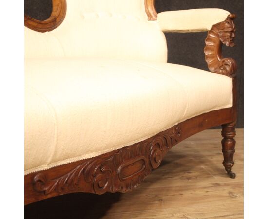 Italian sofa in walnut from 19th century