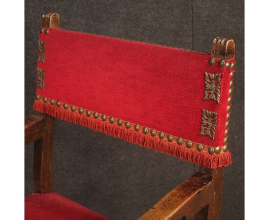 Antica poltrona italiana in noce e tessuto rosso del XIX secolo