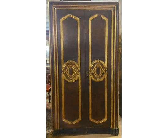 ptl360 two double doors with gilt frames, meas. max h cm 250 x 130 cm     